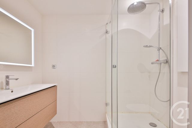 Appartement F4 à louer - 4 pièces - 113.0 m2 - PARIS - 75009 - ILE-DE-FRANCE - Century 21 Victor Hugo - Trocadéro