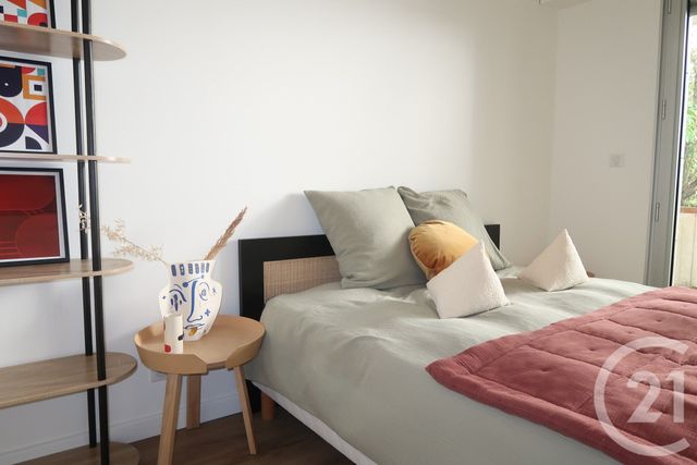 Appartement F3 à louer - 3 pièces - 74.0 m2 - PARIS - 75009 - ILE-DE-FRANCE - Century 21 Victor Hugo - Trocadéro