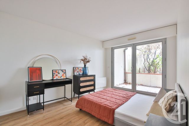 Appartement F3 à louer - 3 pièces - 74.0 m2 - PARIS - 75009 - ILE-DE-FRANCE - Century 21 Victor Hugo - Trocadéro