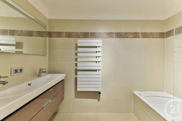 Appartement F3 à louer - 3 pièces - 61.08 m2 - PARIS - 75017 - ILE-DE-FRANCE - Century 21 Victor Hugo - Trocadéro