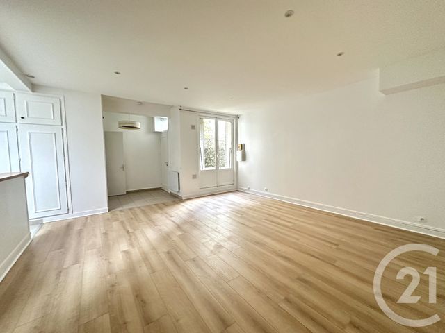 Appartement Studio à louer PARIS