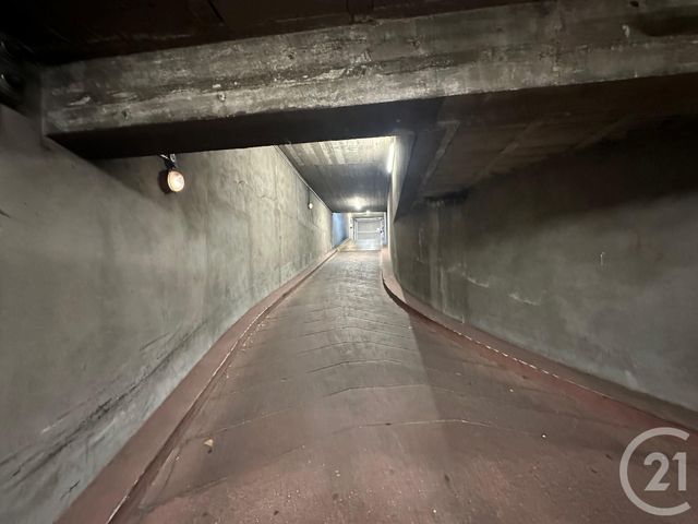 parking à louer - 17.0 m2 - PARIS - 75116 - ILE-DE-FRANCE - Century 21 Victor Hugo - Trocadéro