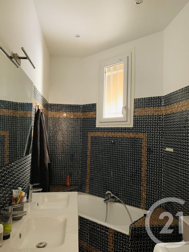 Appartement F3 à louer - 3 pièces - 59.75 m2 - PARIS - 75016 - ILE-DE-FRANCE - Century 21 Victor Hugo - Trocadéro