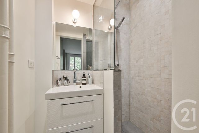 Appartement F3 à vendre - 3 pièces - 85.0 m2 - PARIS - 75015 - ILE-DE-FRANCE - Century 21 Victor Hugo - Trocadéro