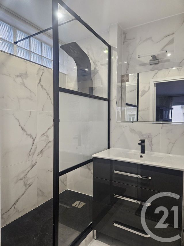 Appartement F1 à louer - 1 pièce - 42.59 m2 - PARIS - 75016 - ILE-DE-FRANCE - Century 21 Victor Hugo - Trocadéro