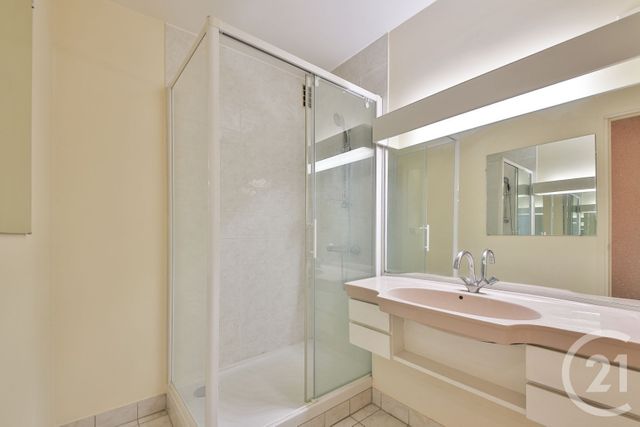 Appartement F4 à vendre - 4 pièces - 80.74 m2 - PARIS - 75016 - ILE-DE-FRANCE - Century 21 Victor Hugo - Trocadéro