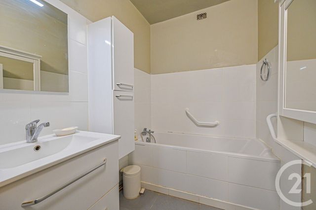 Appartement F5 à vendre - 5 pièces - 111.29 m2 - PARIS - 75016 - ILE-DE-FRANCE - Century 21 Victor Hugo - Trocadéro