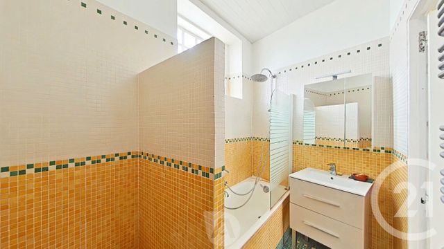 Appartement F2 à vendre - 2 pièces - 45.03 m2 - PARIS - 75016 - ILE-DE-FRANCE - Century 21 Victor Hugo - Trocadéro