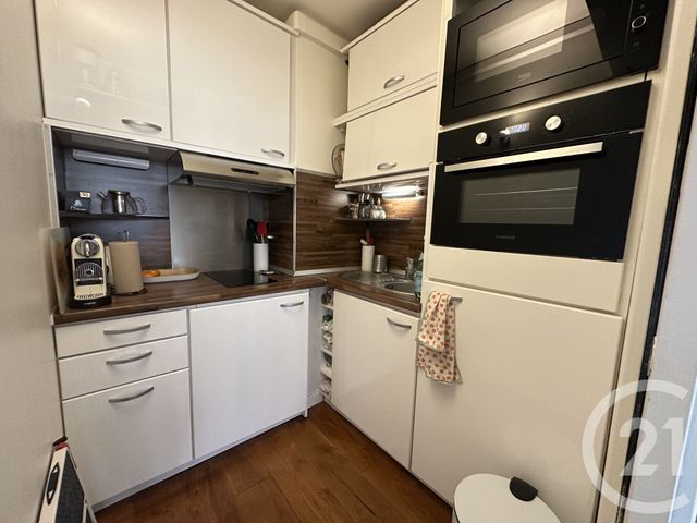 Appartement Studio à louer - 1 pièce - 31.18 m2 - PARIS - 75116 - ILE-DE-FRANCE - Century 21 Victor Hugo - Trocadéro