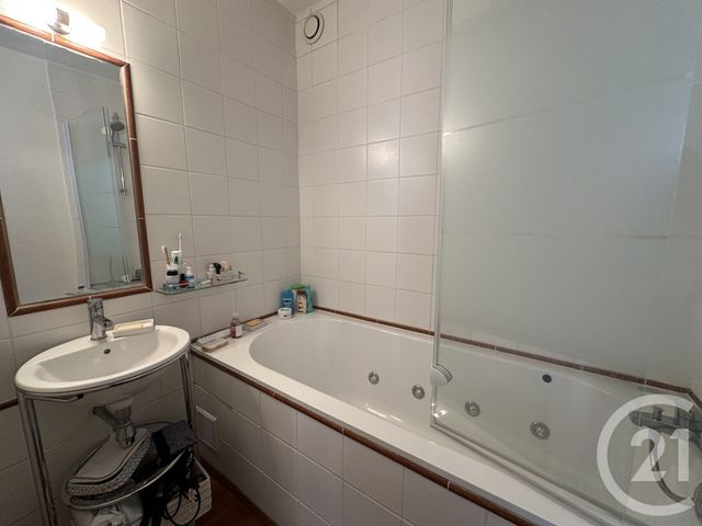 Appartement Studio à louer - 1 pièce - 31.18 m2 - PARIS - 75116 - ILE-DE-FRANCE - Century 21 Victor Hugo - Trocadéro