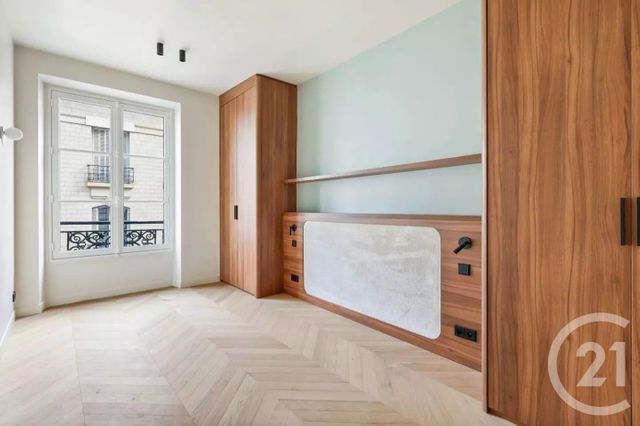 Appartement F5 à vendre - 5 pièces - 105.26 m2 - PARIS - 75009 - ILE-DE-FRANCE - Century 21 Victor Hugo - Trocadéro