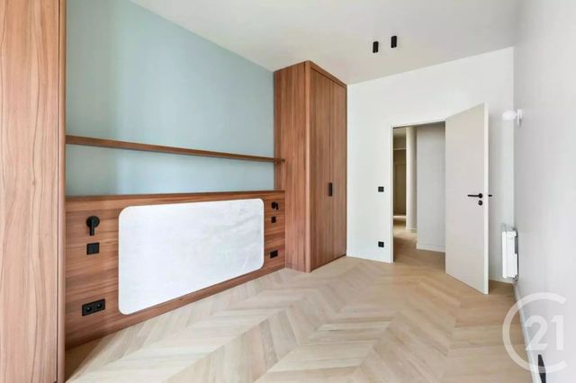 Appartement F5 à vendre - 5 pièces - 105.26 m2 - PARIS - 75009 - ILE-DE-FRANCE - Century 21 Victor Hugo - Trocadéro