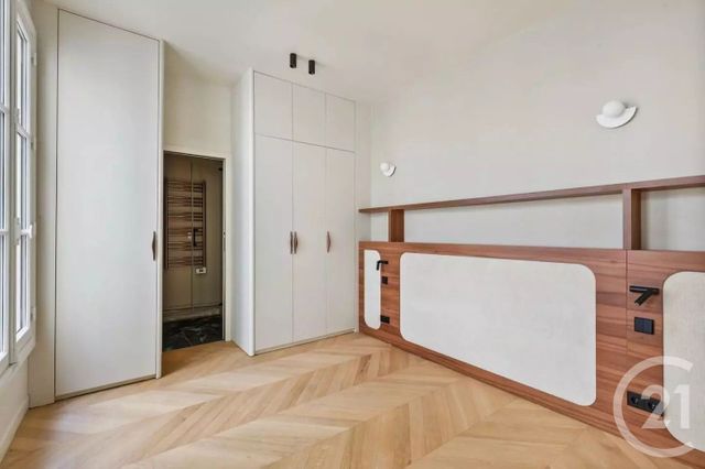 Appartement F5 à vendre - 5 pièces - 105.26 m2 - PARIS - 75009 - ILE-DE-FRANCE - Century 21 Victor Hugo - Trocadéro