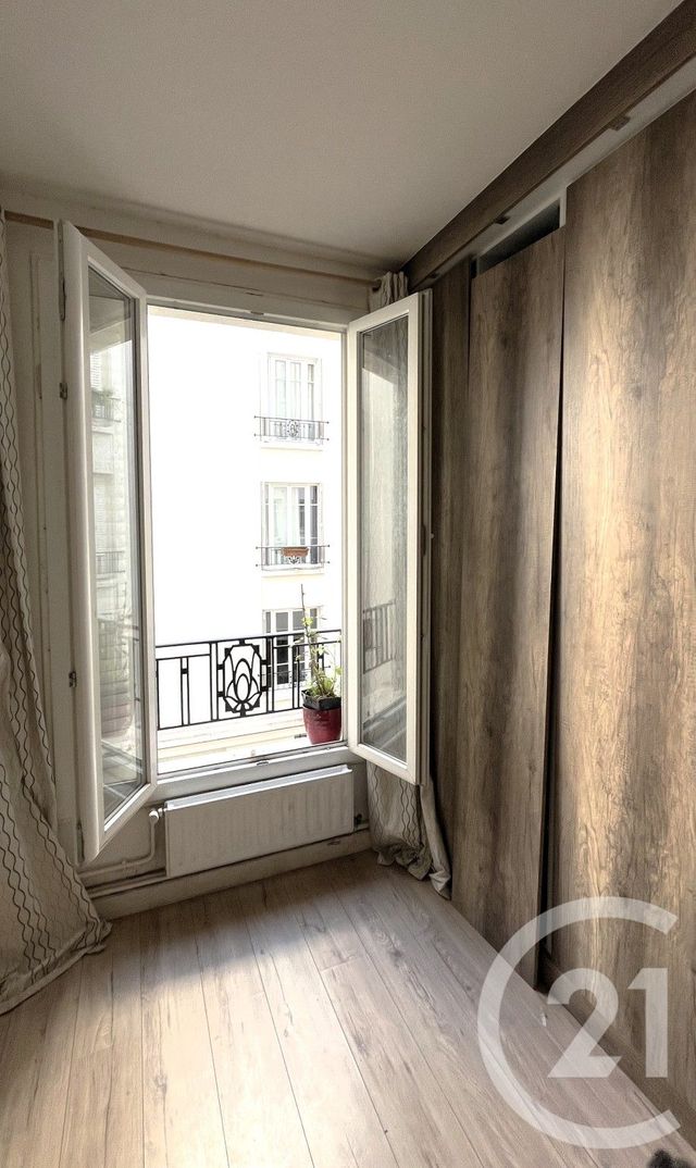 Appartement F2 à vendre - 2 pièces - 31.67 m2 - PARIS - 75018 - ILE-DE-FRANCE - Century 21 Victor Hugo - Trocadéro