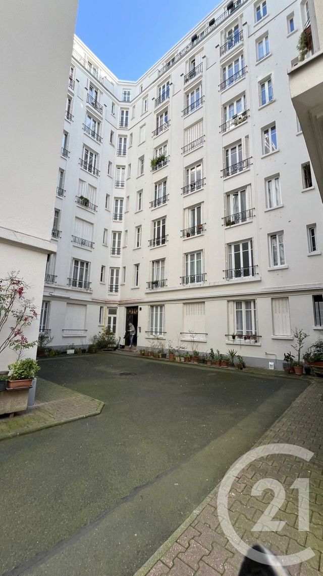 Appartement F2 à vendre - 2 pièces - 31.67 m2 - PARIS - 75018 - ILE-DE-FRANCE - Century 21 Victor Hugo - Trocadéro