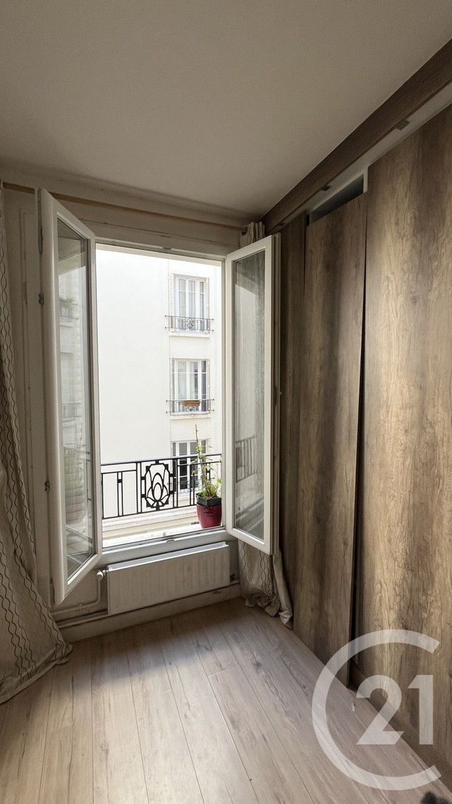 Appartement F2 à vendre - 2 pièces - 31.67 m2 - PARIS - 75018 - ILE-DE-FRANCE - Century 21 Victor Hugo - Trocadéro