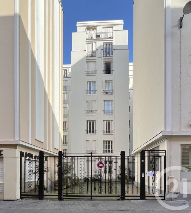 Appartement F2 à vendre - 2 pièces - 31.67 m2 - PARIS - 75018 - ILE-DE-FRANCE - Century 21 Victor Hugo - Trocadéro