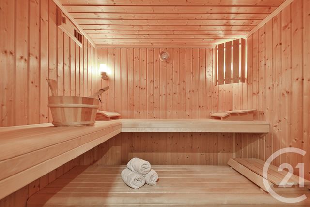 Appartement F5 à vendre - 4 pièces - 169.78 m2 - SURESNES - 92 - ILE-DE-FRANCE - Century 21 Victor Hugo - Trocadéro