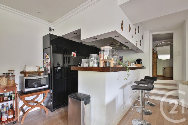 Appartement F5 à vendre - 4 pièces - 169.78 m2 - SURESNES - 92 - ILE-DE-FRANCE - Century 21 Victor Hugo - Trocadéro