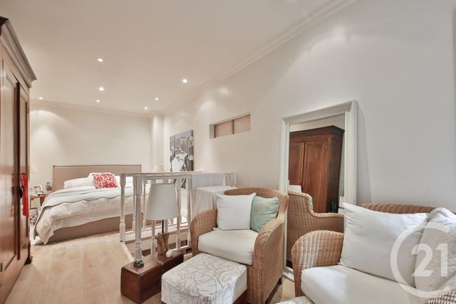 Appartement F5 à vendre - 4 pièces - 169.78 m2 - SURESNES - 92 - ILE-DE-FRANCE - Century 21 Victor Hugo - Trocadéro