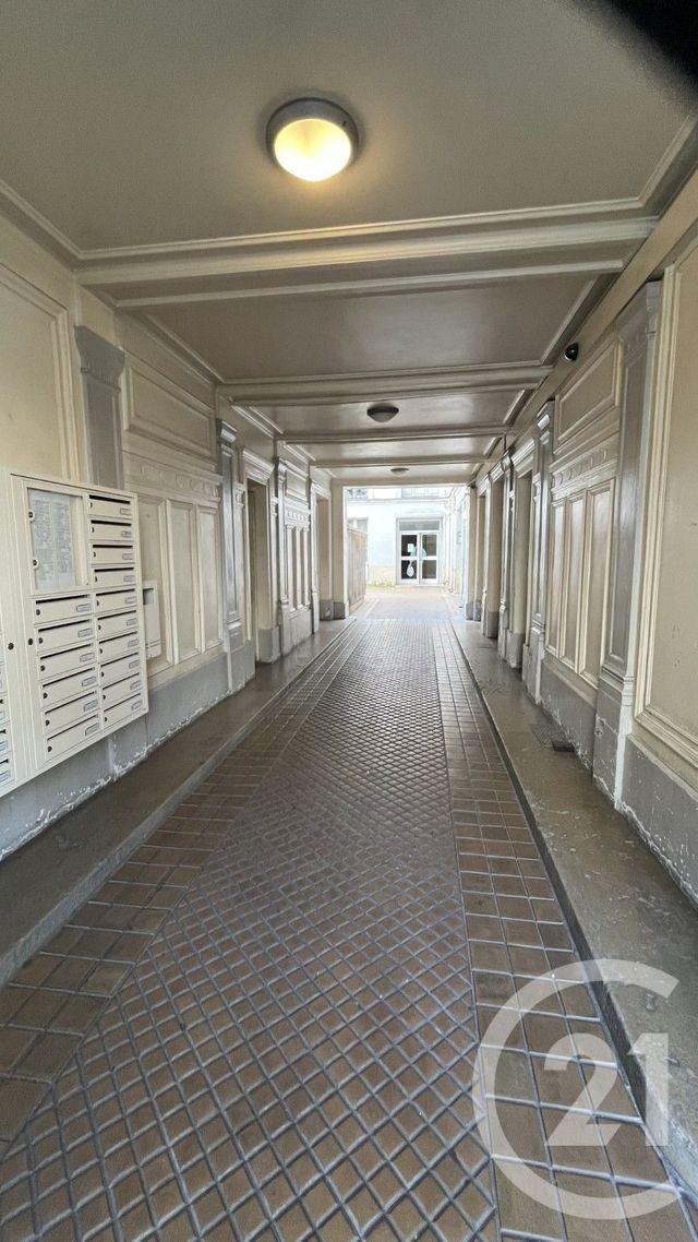 Appartement F2 à vendre - 2 pièces - 55.17 m2 - PARIS - 75010 - ILE-DE-FRANCE - Century 21 Victor Hugo - Trocadéro