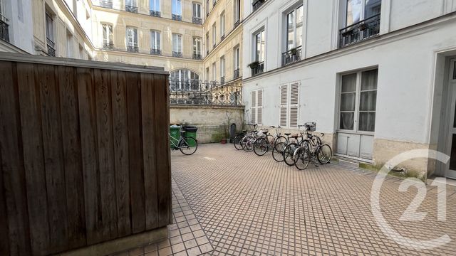 Appartement F2 à vendre - 2 pièces - 55.17 m2 - PARIS - 75010 - ILE-DE-FRANCE - Century 21 Victor Hugo - Trocadéro