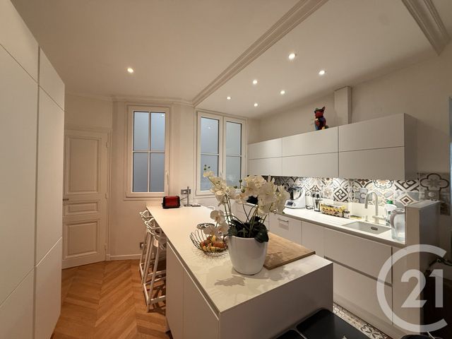 Appartement F5 à vendre - 5 pièces - 104.21 m2 - PARIS - 75016 - ILE-DE-FRANCE - Century 21 Victor Hugo - Trocadéro