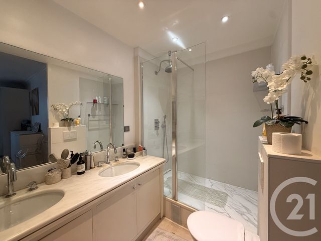 Appartement F5 à vendre - 5 pièces - 104.21 m2 - PARIS - 75016 - ILE-DE-FRANCE - Century 21 Victor Hugo - Trocadéro