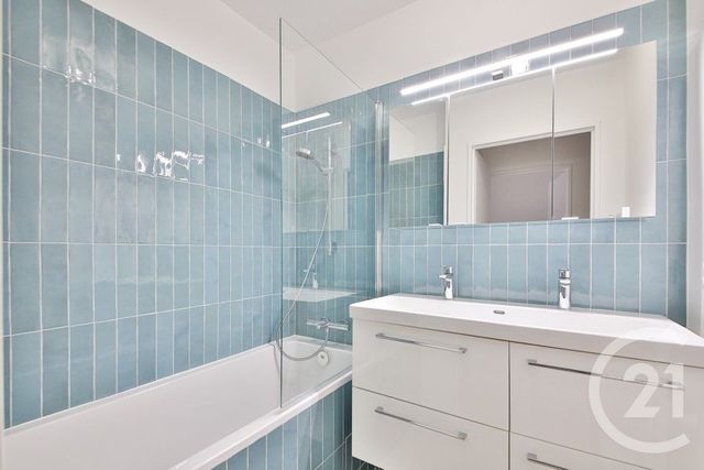 Appartement F4 à vendre - 4 pièces - 84.02 m2 - COURBEVOIE - 92 - ILE-DE-FRANCE - Century 21 Victor Hugo - Trocadéro