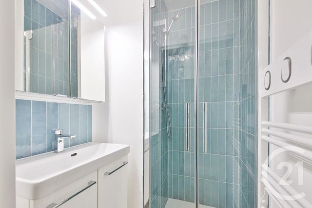 Appartement F4 à vendre - 4 pièces - 84.02 m2 - COURBEVOIE - 92 - ILE-DE-FRANCE - Century 21 Victor Hugo - Trocadéro