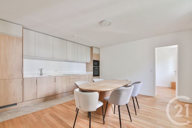 Appartement F5 à vendre - 5 pièces - 108.37 m2 - PARIS - 75009 - ILE-DE-FRANCE - Century 21 Victor Hugo - Trocadéro