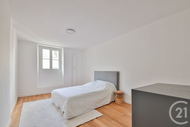 Appartement F5 à vendre - 5 pièces - 108.37 m2 - PARIS - 75009 - ILE-DE-FRANCE - Century 21 Victor Hugo - Trocadéro