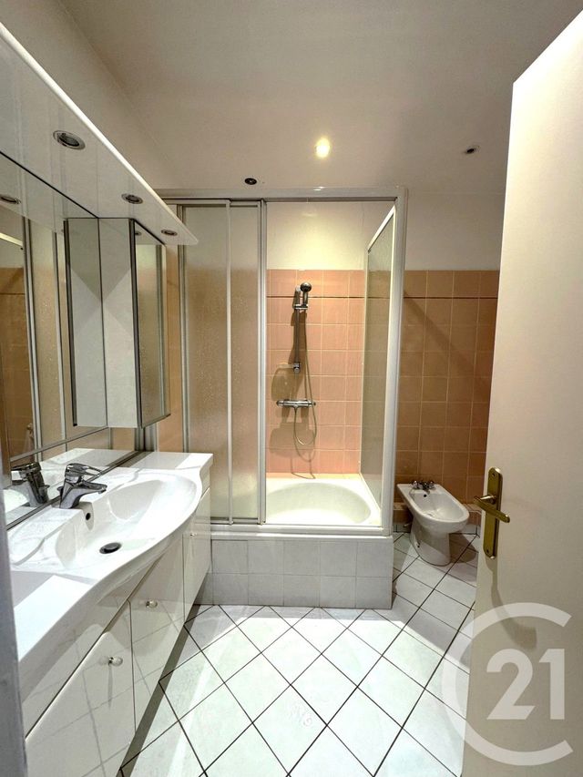 Appartement F3 à vendre - 2 pièces - 84.32 m2 - NEUILLY SUR SEINE - 92 - ILE-DE-FRANCE - Century 21 Victor Hugo - Trocadéro
