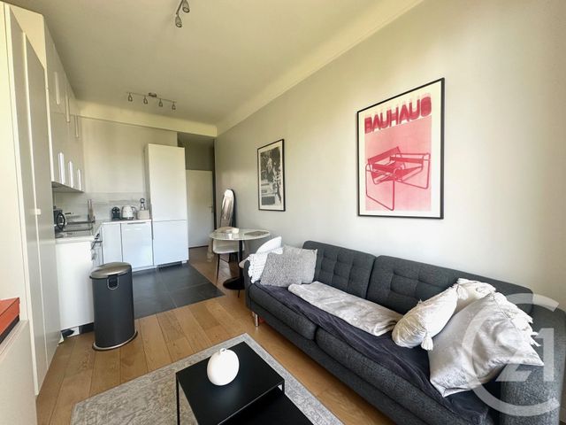 Appartement Studio à louer - 1 pièce - 28.43 m2 - PARIS - 75016 - ILE-DE-FRANCE - Century 21 Victor Hugo - Trocadéro