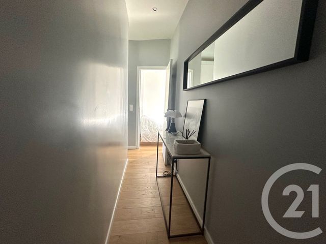 Appartement Studio à louer - 1 pièce - 28.43 m2 - PARIS - 75016 - ILE-DE-FRANCE - Century 21 Victor Hugo - Trocadéro