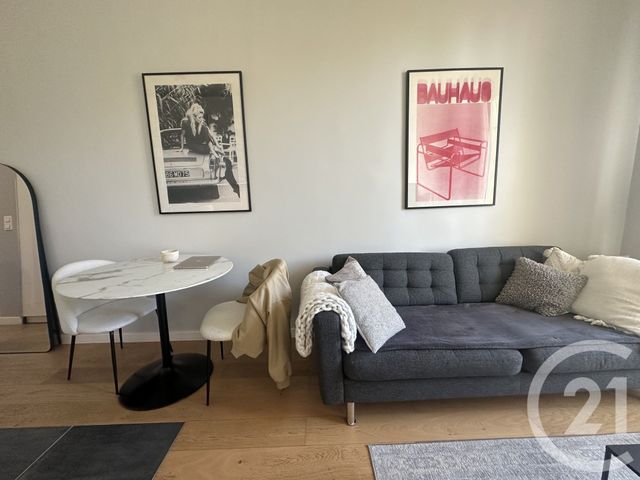 Appartement Studio à louer - 1 pièce - 28.43 m2 - PARIS - 75016 - ILE-DE-FRANCE - Century 21 Victor Hugo - Trocadéro
