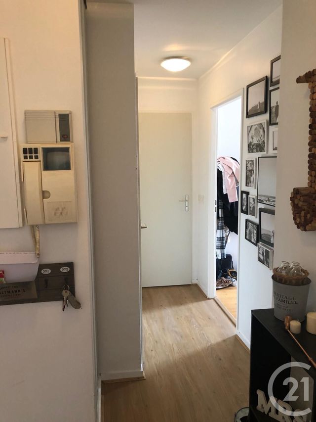 Appartement F3 à louer - 3 pièces - 53.76 m2 - COURBEVOIE - 92 - ILE-DE-FRANCE - Century 21 Victor Hugo - Trocadéro