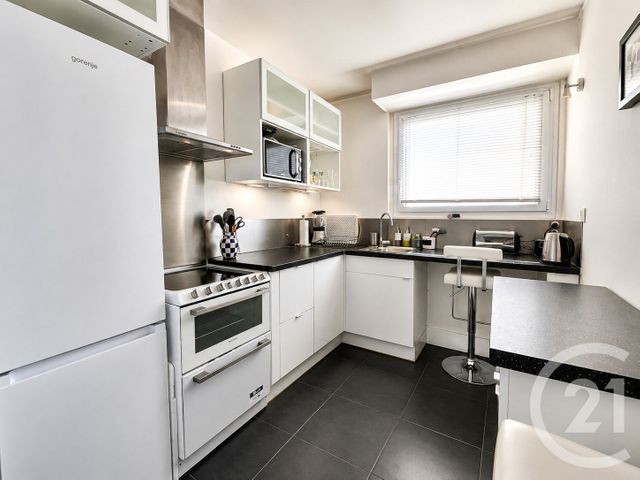 Appartement F2 à louer - 2 pièces - 64.96 m2 - PARIS - 75015 - ILE-DE-FRANCE - Century 21 Victor Hugo - Trocadéro