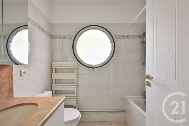 Appartement Studio à vendre - 1 pièce - 29.92 m2 - COURBEVOIE - 92 - ILE-DE-FRANCE - Century 21 Victor Hugo - Trocadéro