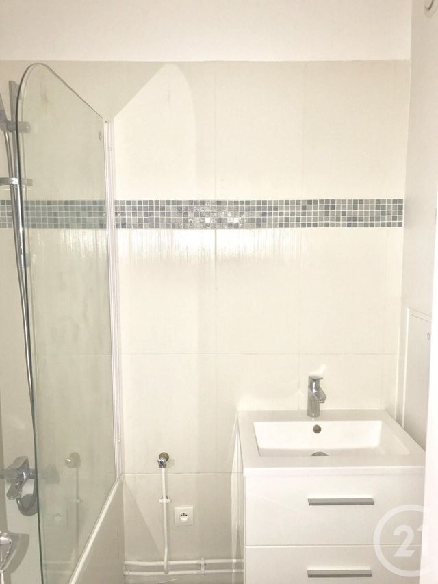 Appartement Studio à louer - 1 pièce - 28.73 m2 - PARIS - 75012 - ILE-DE-FRANCE - Century 21 Victor Hugo - Trocadéro