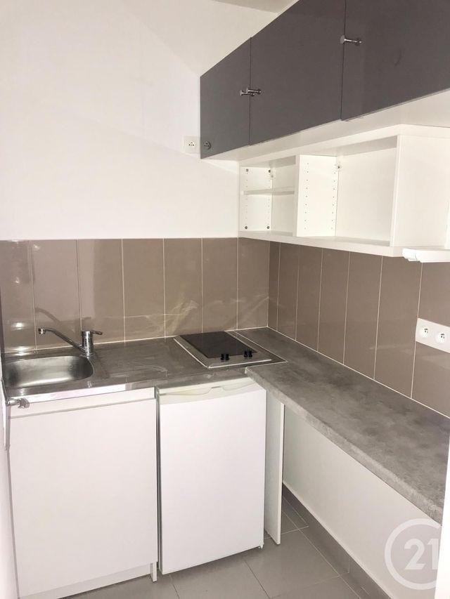 Appartement Studio à louer - 1 pièce - 28.73 m2 - PARIS - 75012 - ILE-DE-FRANCE - Century 21 Victor Hugo - Trocadéro
