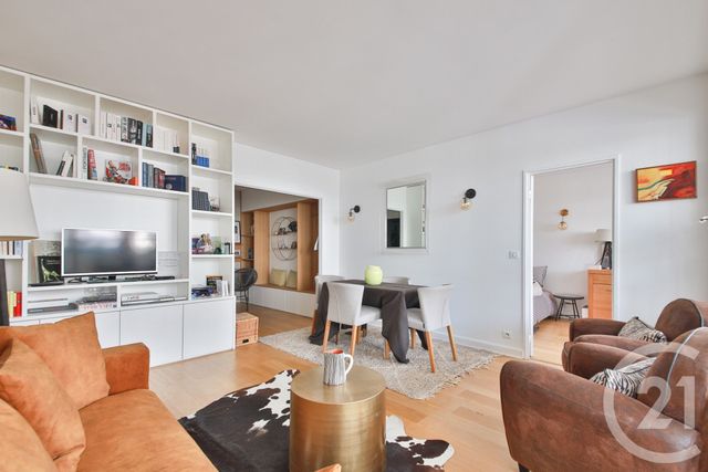 Appartement F2 à vendre - 2 pièces - 70.9 m2 - PARIS - 75015 - ILE-DE-FRANCE - Century 21 Victor Hugo - Trocadéro
