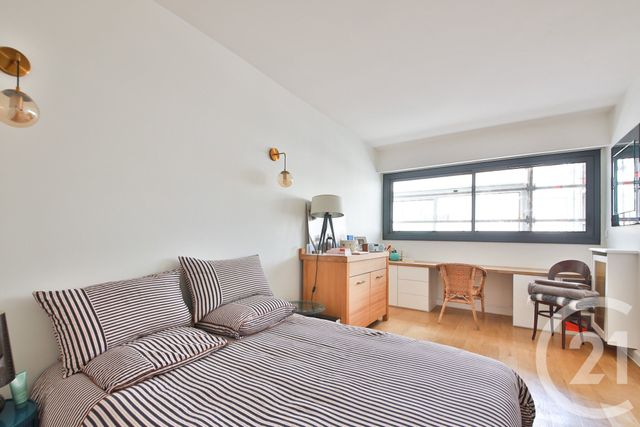 Appartement F2 à vendre - 2 pièces - 70.9 m2 - PARIS - 75015 - ILE-DE-FRANCE - Century 21 Victor Hugo - Trocadéro