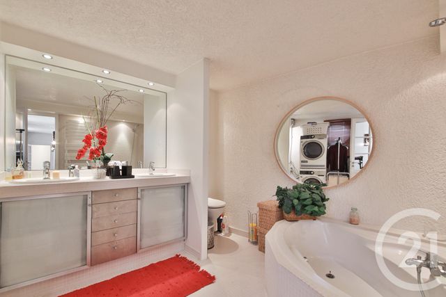 Appartement F5 à vendre - 4 pièces - 169.78 m2 - SURESNES - 92 - ILE-DE-FRANCE - Century 21 Victor Hugo - Trocadéro