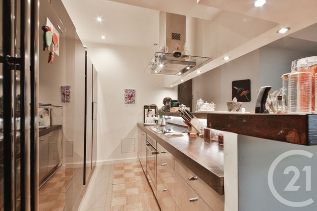 Appartement F5 à vendre - 4 pièces - 169.78 m2 - SURESNES - 92 - ILE-DE-FRANCE - Century 21 Victor Hugo - Trocadéro