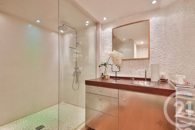 Appartement F5 à vendre - 4 pièces - 169.78 m2 - SURESNES - 92 - ILE-DE-FRANCE - Century 21 Victor Hugo - Trocadéro