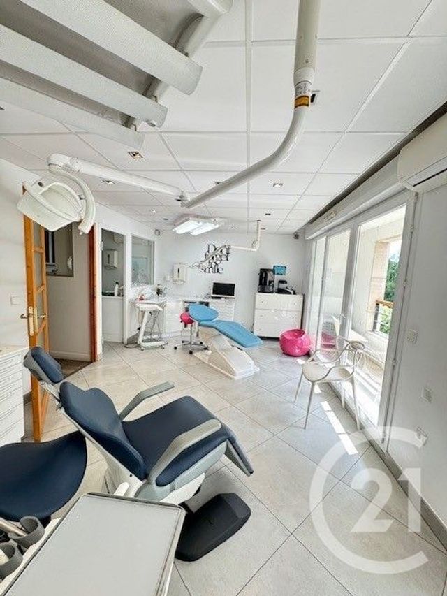 Appartement F3 à vendre - 3 pièces - 69.33 m2 - COURBEVOIE - 92 - ILE-DE-FRANCE - Century 21 Victor Hugo - Trocadéro