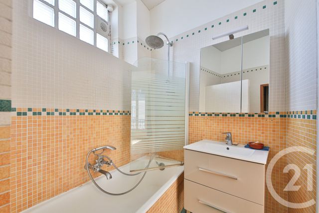 Appartement F2 à vendre - 2 pièces - 45.03 m2 - PARIS - 75016 - ILE-DE-FRANCE - Century 21 Victor Hugo - Trocadéro