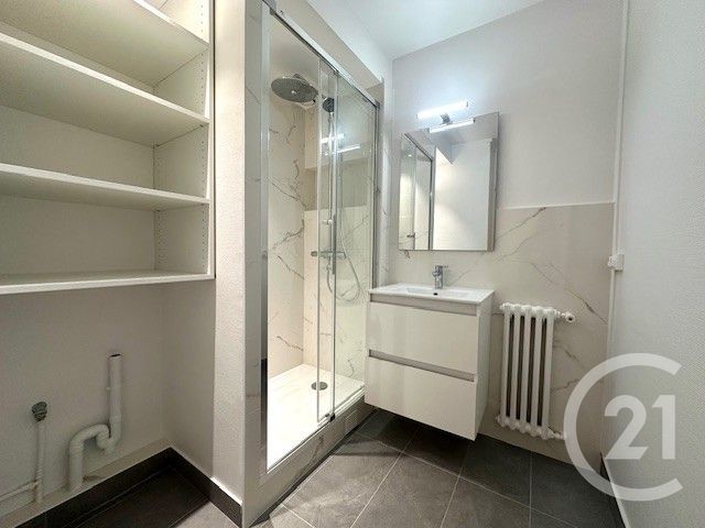 Appartement F2 à louer - 2 pièces - 39.51 m2 - PARIS - 75015 - ILE-DE-FRANCE - Century 21 Victor Hugo - Trocadéro