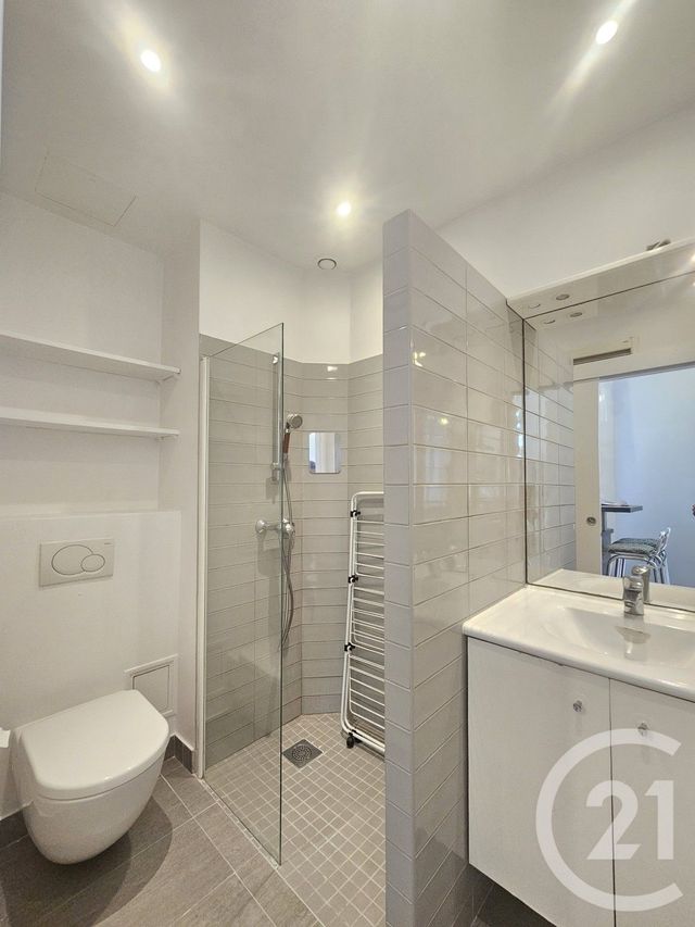 Appartement Studio à vendre - 1 pièce - 18.5 m2 - PARIS - 75016 - ILE-DE-FRANCE - Century 21 Victor Hugo - Trocadéro